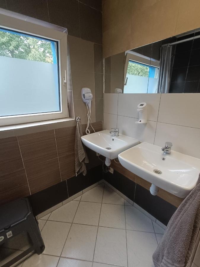 Hostel Welinek Gratis Parking Stęszew Esterno foto